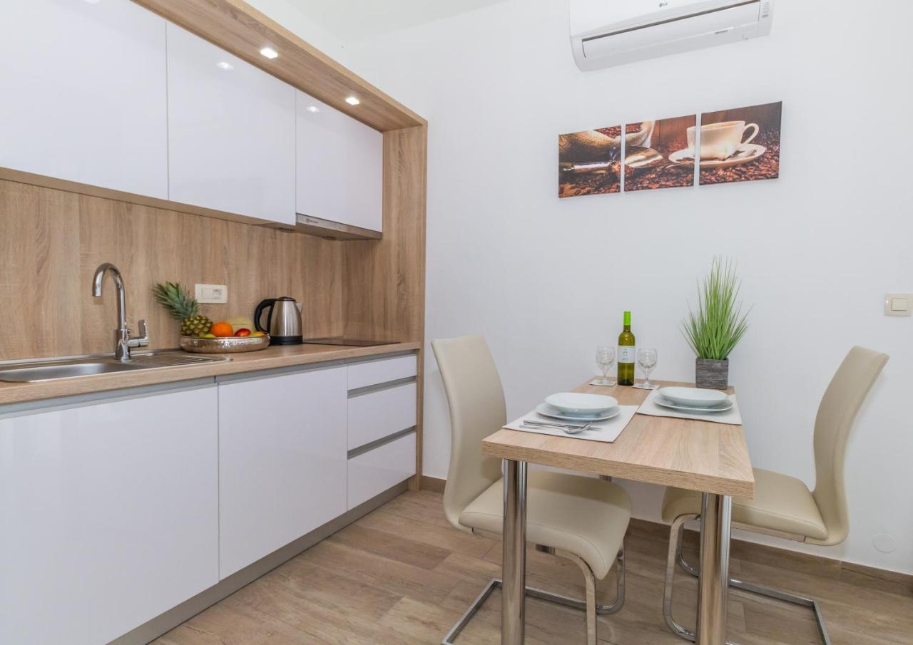 Villa Astoria 比奥格勒·纳·莫鲁 外观 照片