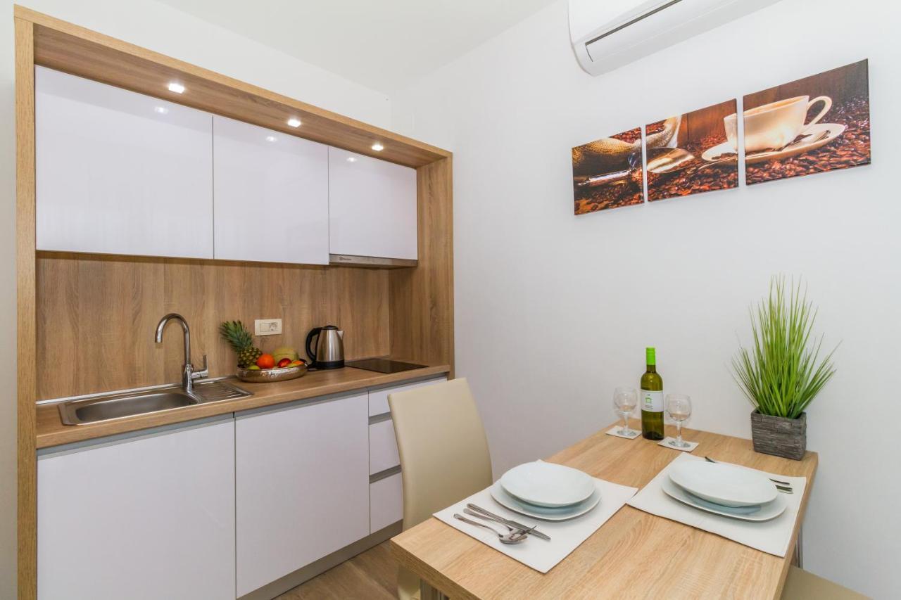 Villa Astoria 比奥格勒·纳·莫鲁 外观 照片